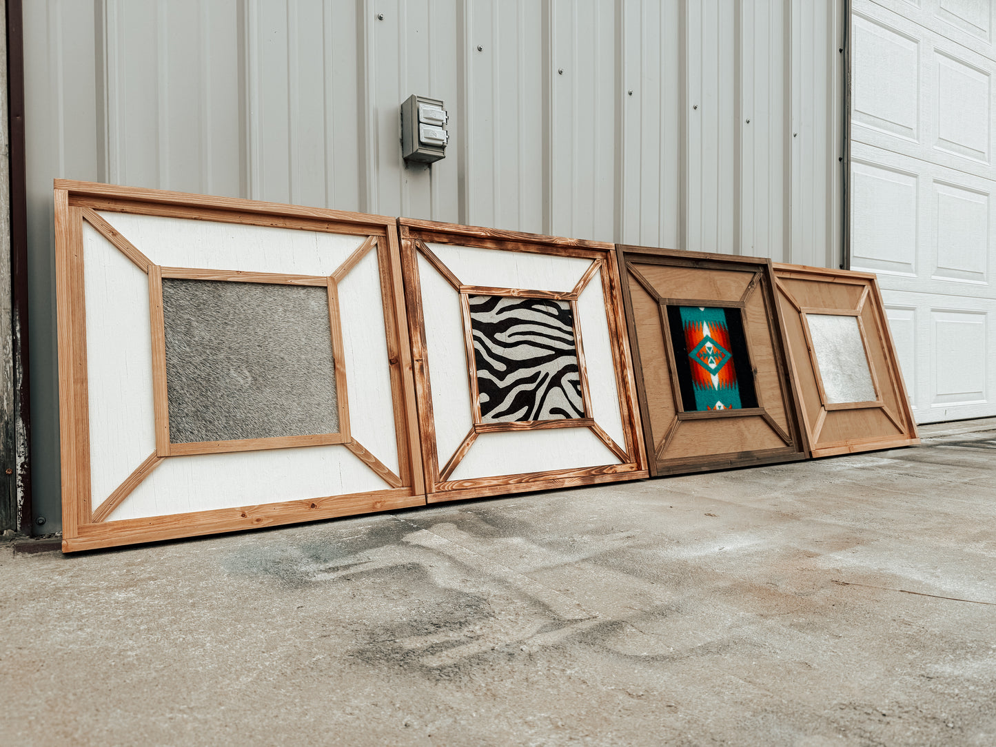 CUSTOMIZE & SHIP GUESTBOOK SIGNS